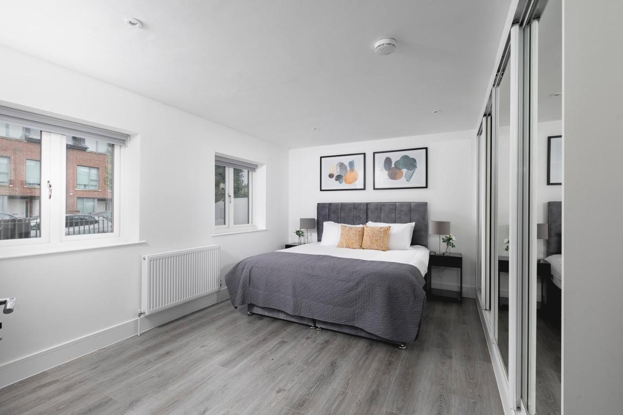 Skyvillion - London Enfield Chase Apartments With Parking & Wifi Exterior foto