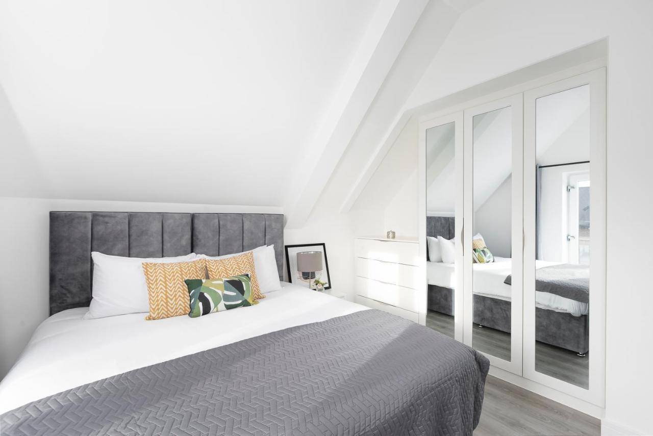 Skyvillion - London Enfield Chase Apartments With Parking & Wifi Exterior foto