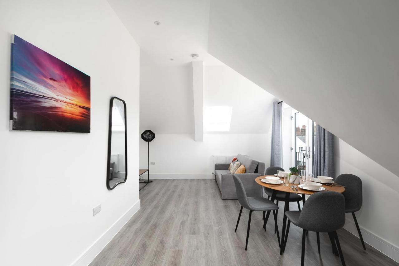 Skyvillion - London Enfield Chase Apartments With Parking & Wifi Exterior foto