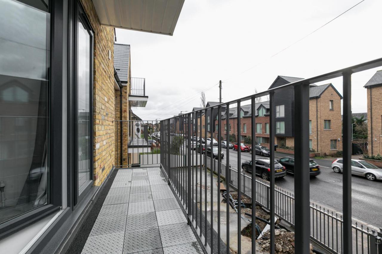 Skyvillion - London Enfield Chase Apartments With Parking & Wifi Exterior foto